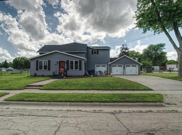 603 9TH Avenue, Camanche, IA 52730