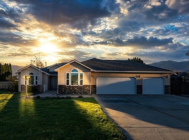 4400 Mt Daniel Ct, West Richland, WA 99353