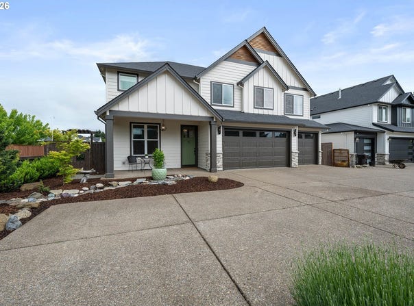 1615 N PINE St, Canby, OR 97013
