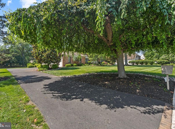 72 HIDDEN COVE DRIVE, CHURCHVILLE, PA 18966