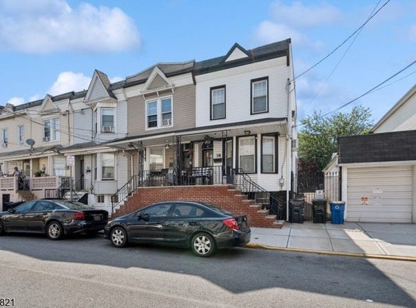 36 1/2 Hecker St, Newark City, NJ 07103-2802