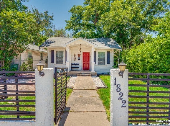 1822 W Woodlawn, San Antonio, TX 78201