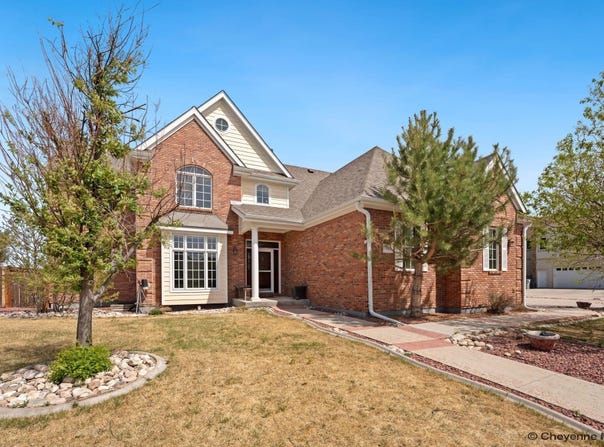 802 STERLING DR, Cheyenne, WY 82009