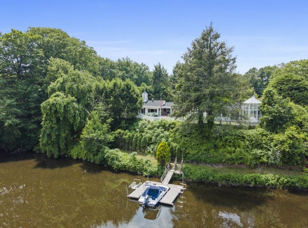 7 Ford Road, Newtown, CT 06482