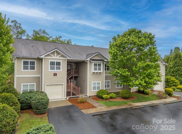 20 Foxden Drive, Fletcher, NC 28732