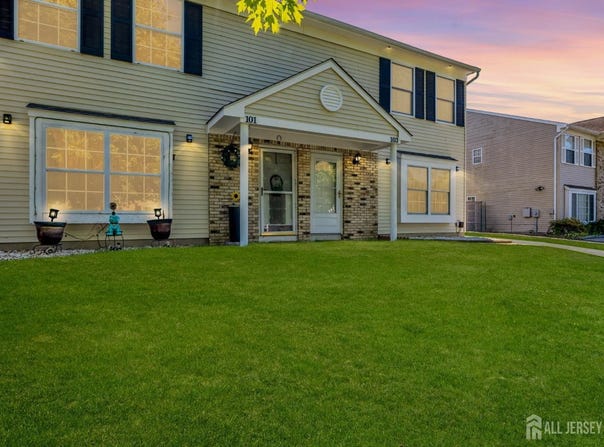 103 Brewster Circle, Old Bridge, NJ 08857