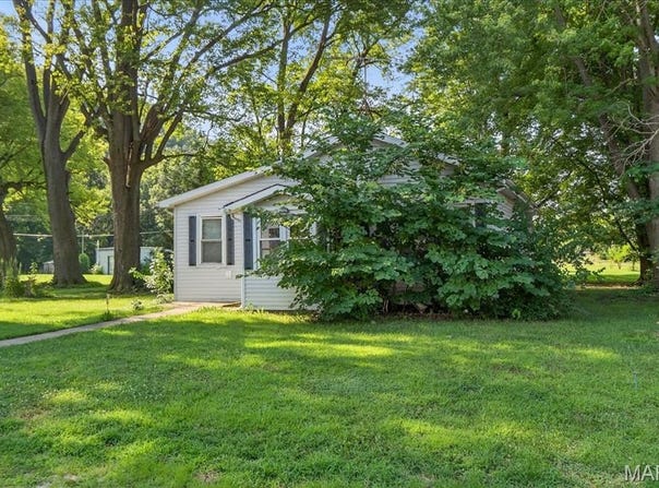 500 School Street, Valmeyer, IL 62295