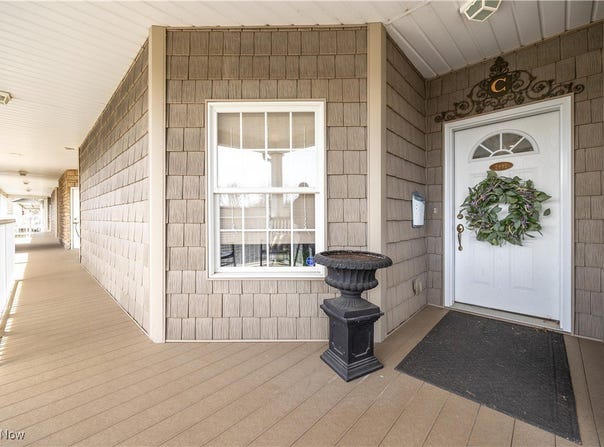 2892 Whispering Shores Drive, Vermilion, OH 44089