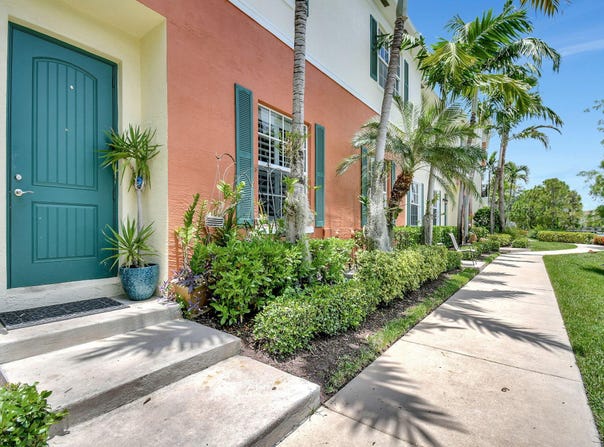 264 SW 6 Court, Pompano Beach, FL 33060