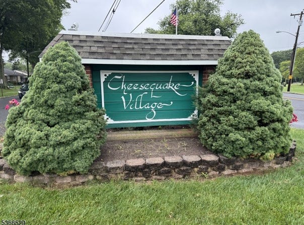 13 Ohio Ct, Old Bridge Twp., NJ 07747-3623