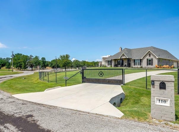 110 War Wagon Circle, Millsap, TX 76066