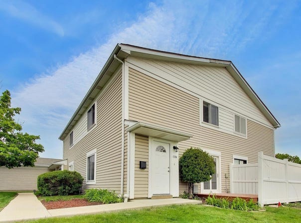1536 Cornell Circle, Hoffman Estates, IL 60169