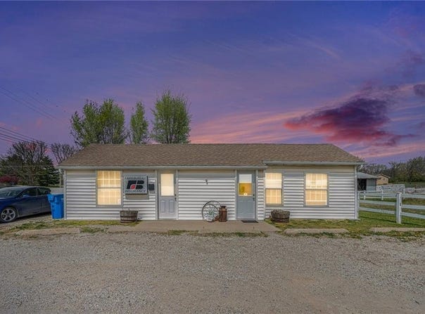 1102 W Clay/Broadway Street, Plattsburg, MO 64477