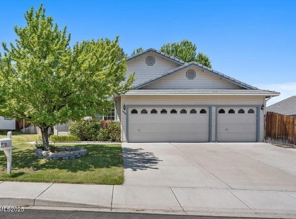 4755 Vista Mountain Drive, Sparks, NV 89436