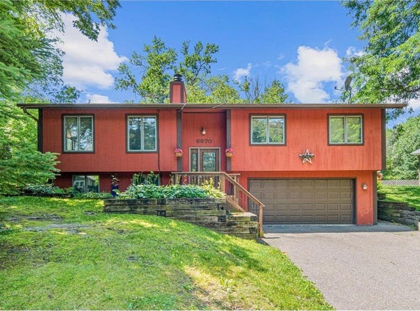 6670 Maple Drive, Rockford, MN 55373