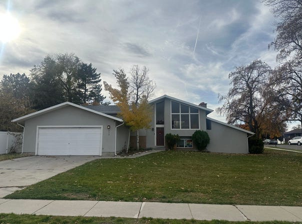 512 E LARCHWOOD Dr, Midvale, UT 84047