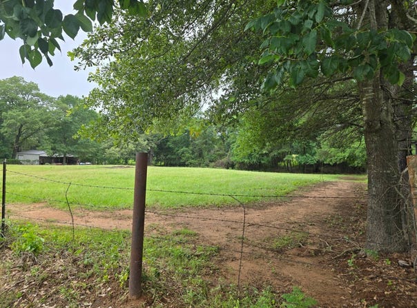 1.5 E 2090 Rd, Hugo, OK 74743