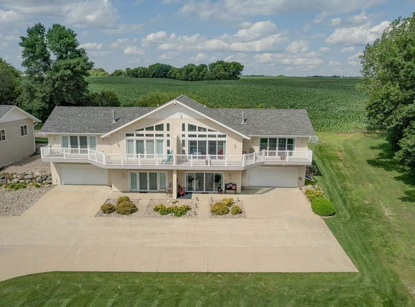 15446 250th Ave, Spirit Lake, IA 51360