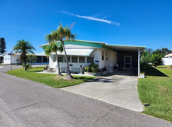4153 Honolulu Dr, Ruskin, FL 33570