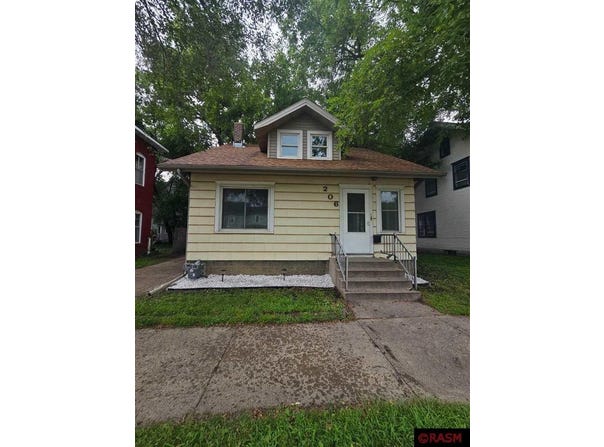206 E Elm Street, Mankato, MN 56001