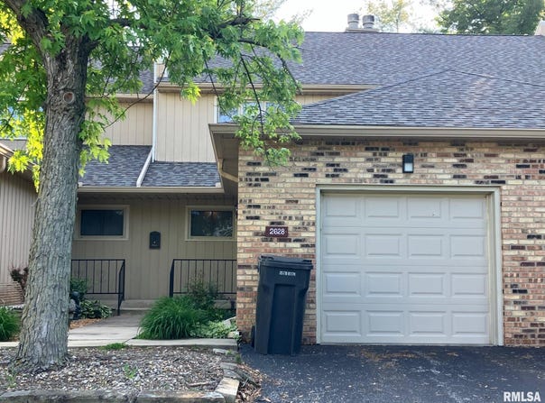 2628 S Forrest Green Drive, Decatur, IL 62521
