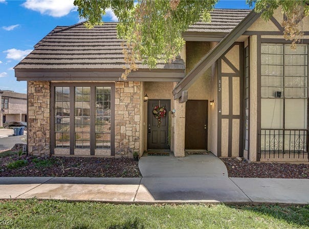 814 Pepperwood Lane, Las Vegas, NV 89107