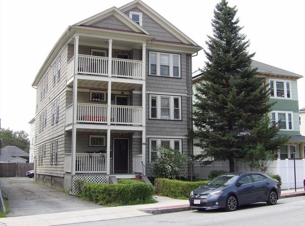 412 Grafton St, Worcester, MA 01604