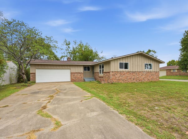 2402 Alabama Avenue, Joplin, MO 64804
