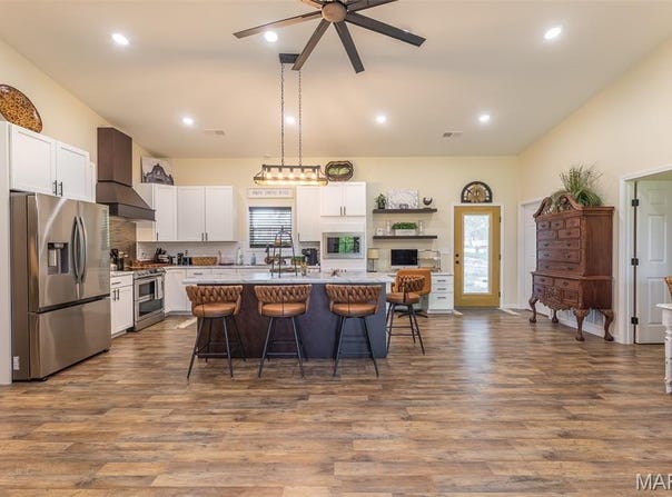 726 Carter 354, Ellsinore, MO 63937