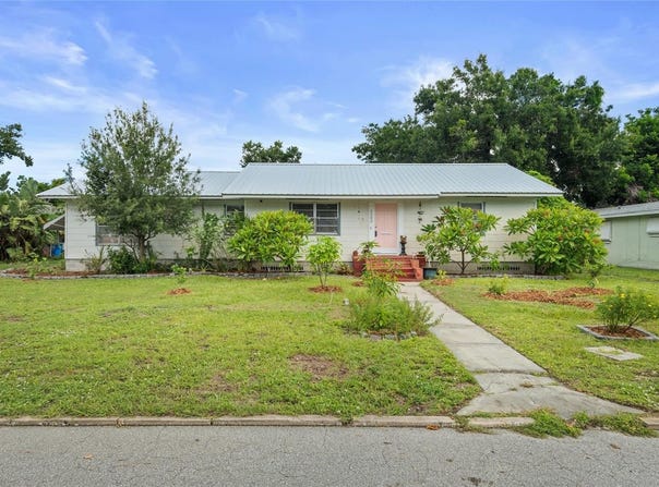 2302 8TH AVENUE W, BRADENTON, FL 34205