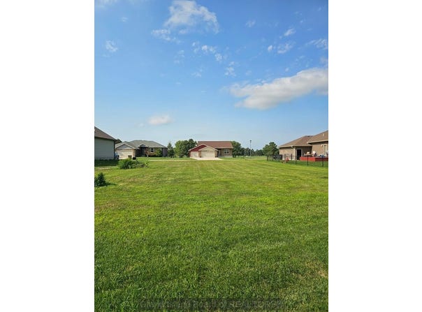 2030 Greenway Drive, Aurora, NE 68818