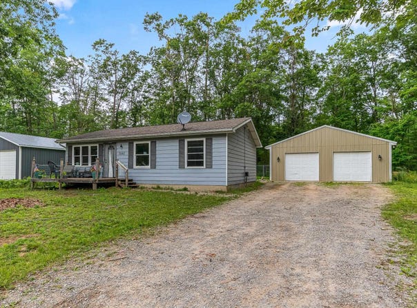 7690 Arrowroot, Gaylord, MI 49735