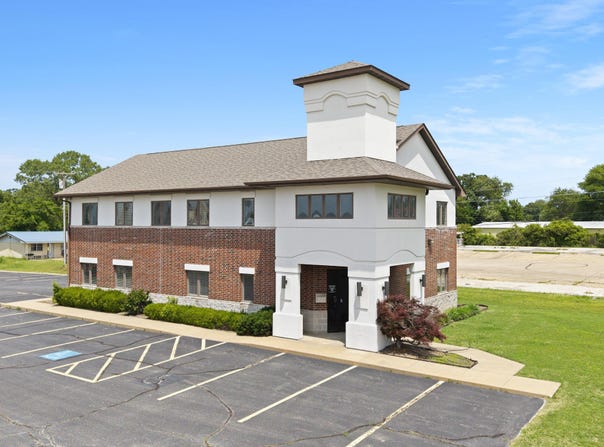 2330 S Main Street, Grove, OK 74344