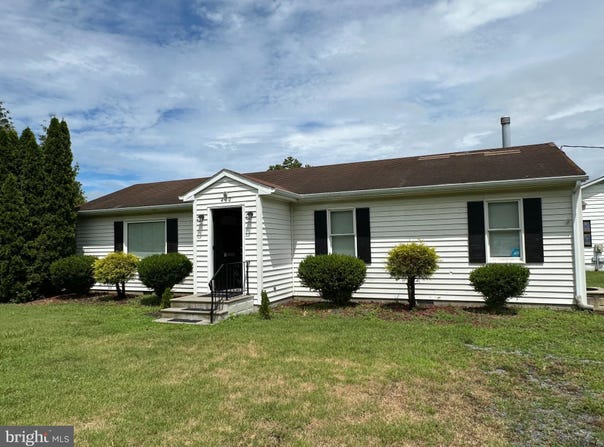 3 DELAWARE AVENUE, DELMAR, DE 19940