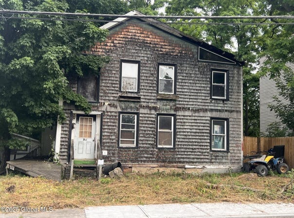 20 Voorhees Street, Amsterdam, NY 12010
