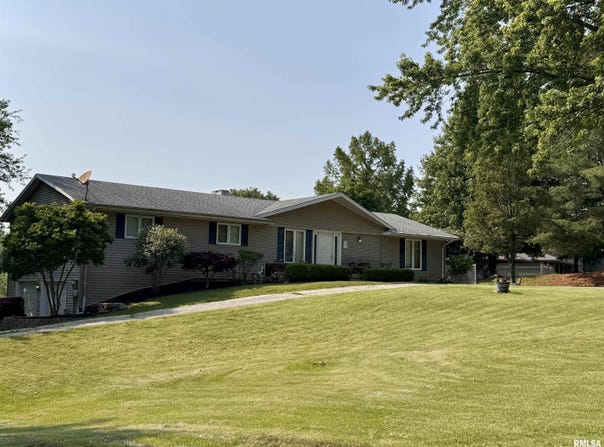 15 ELMO Drive, Macomb, IL 61455