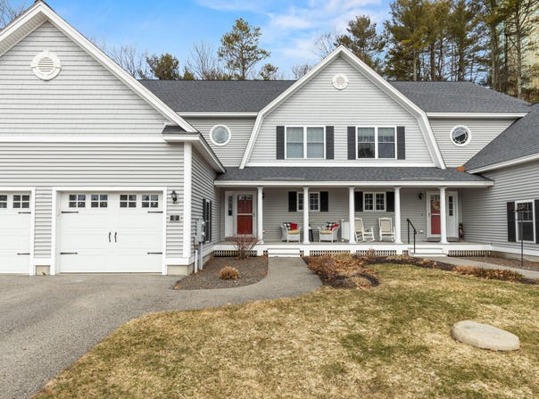 23 Chamberlain Way, Kennebunk, ME 04043