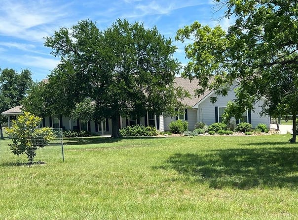 106 Abierto Cove Dr, Blanco, TX 78606