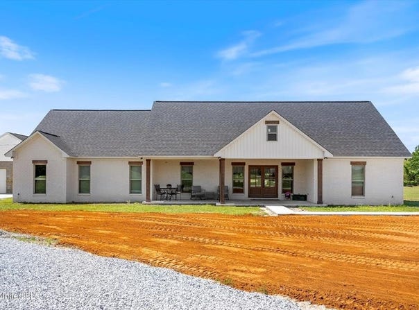 1227 COUNTY ROAD 90, New Albany, MS 38652