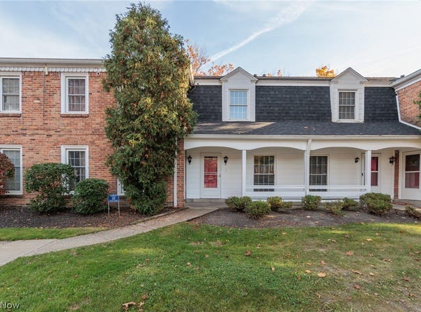10 Trenton Sq, Euclid, OH 44143