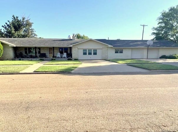 300  Ave. H, Farwell, TX 79325