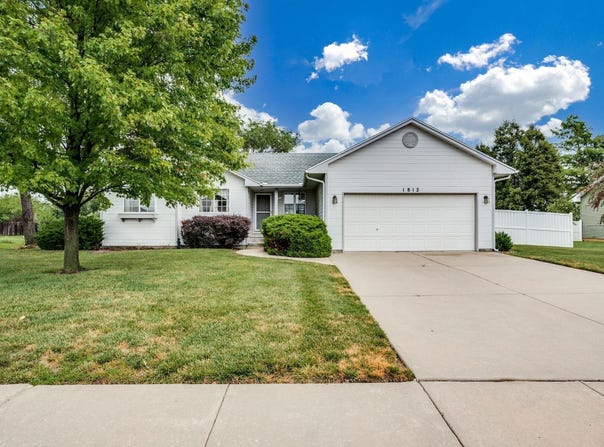 1812 E 24th Ave, Hutchinson, KS 67502