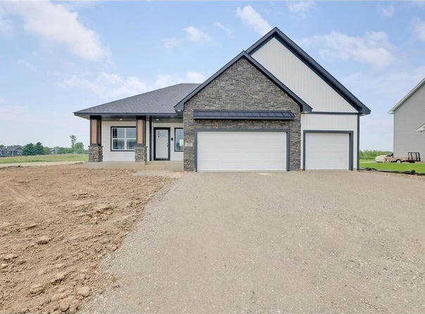 909 Acorn Court, Kinnickinnic Twp, WI 54016