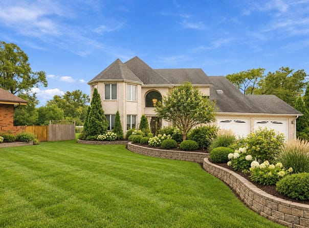 9727 S Meryton Court, Palos Hills, IL 60465