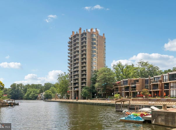 11400 WASHINGTON PLAZA, RESTON, VA 20190
