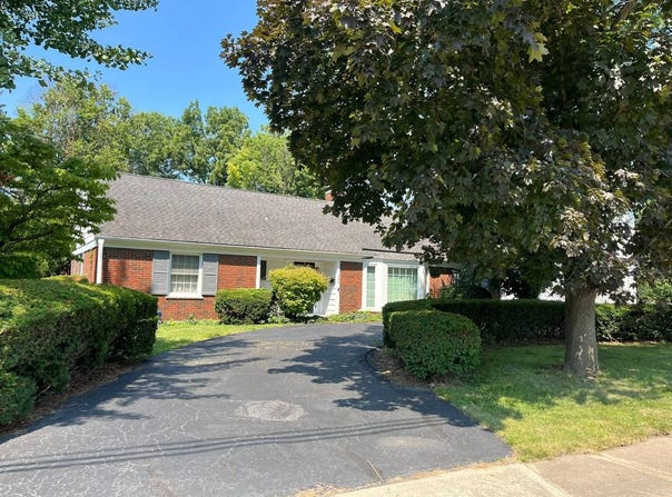 545 North Main Street, White Hall, IL 62092