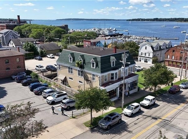 18 State Street, Bristol, RI 02809