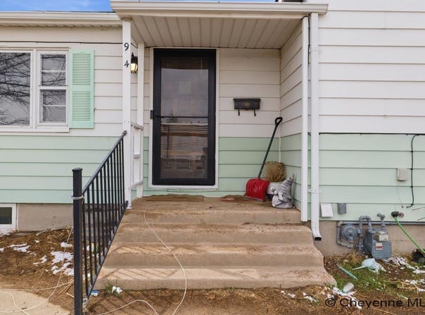 904 JOHNSON AVE, Cheyenne, WY 82001