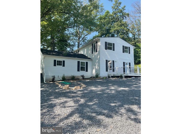 7464 PAW PAW ROAD, PAW PAW, WV 25434