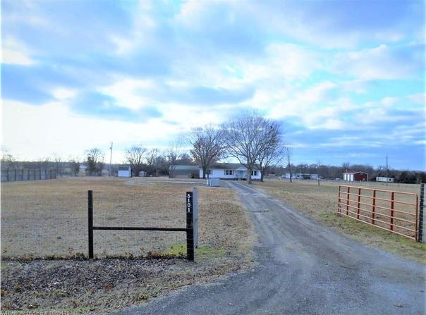 5101 Boys Ranch RD, Lavaca, AR 72941